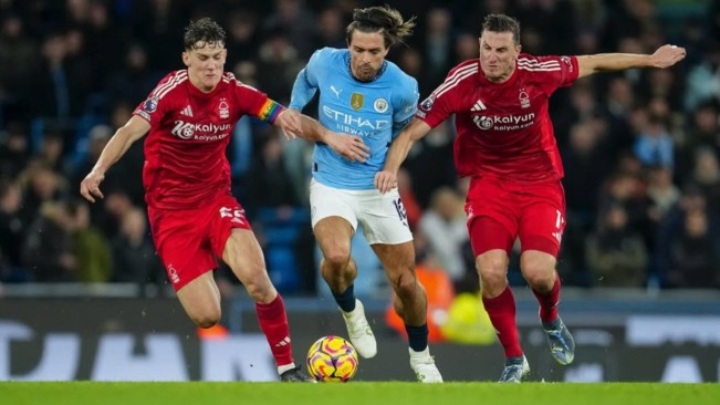 Jack Grealish coba melewati lawan. [Instagram]